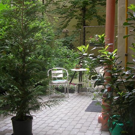בודפשט Standard Apartment By Hi5-Liszt Ferenc Square מראה חיצוני תמונה